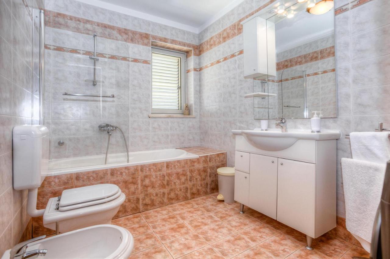 Diconi Appartement Pula Buitenkant foto